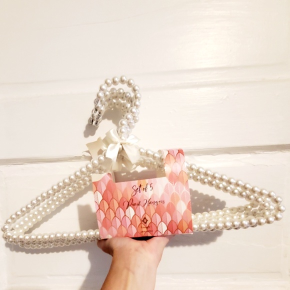 Faux Pearl clothes hangers with white bows, NWT by Concepts - Picture 6 of 8